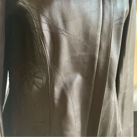 Embroidered leather jacket - Picture 9 of 11